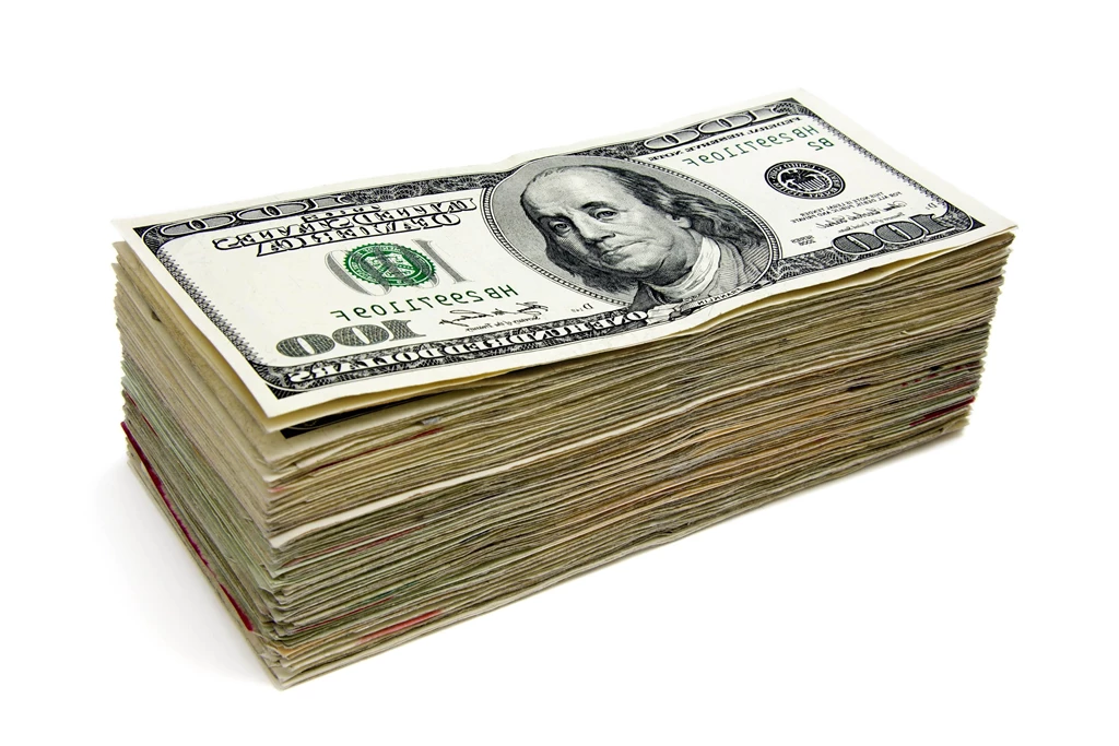 247938_money-stack-dollar-white-backgrounds-hd-wallpapers_3888x2592_h.jpg