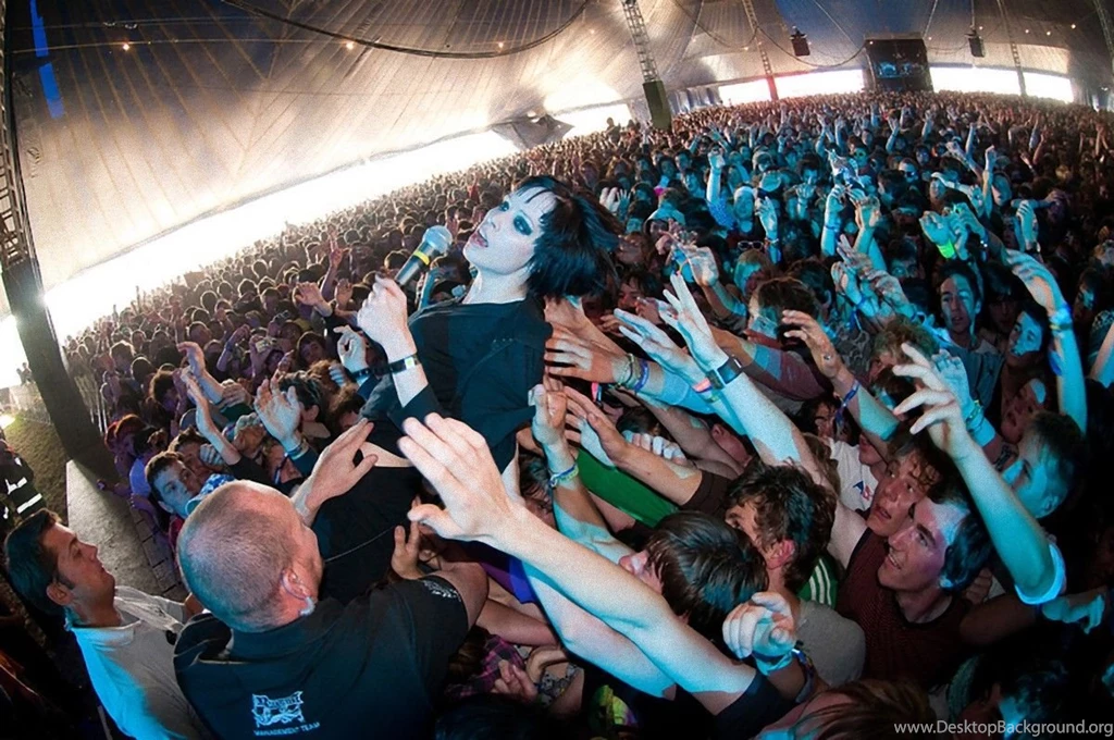 Download Crystal Castles Wallpapers 1200x797