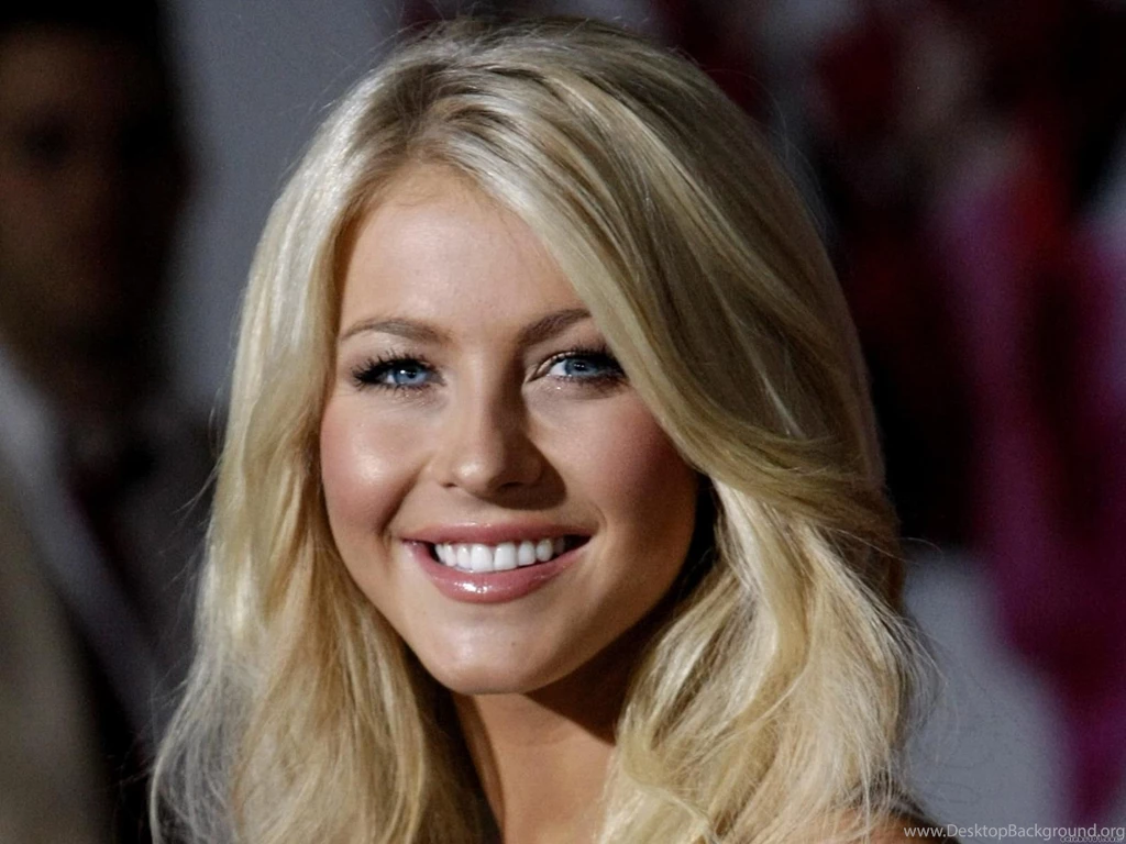 Julianne Hough Attractive Smile HDwallpaper4U.com