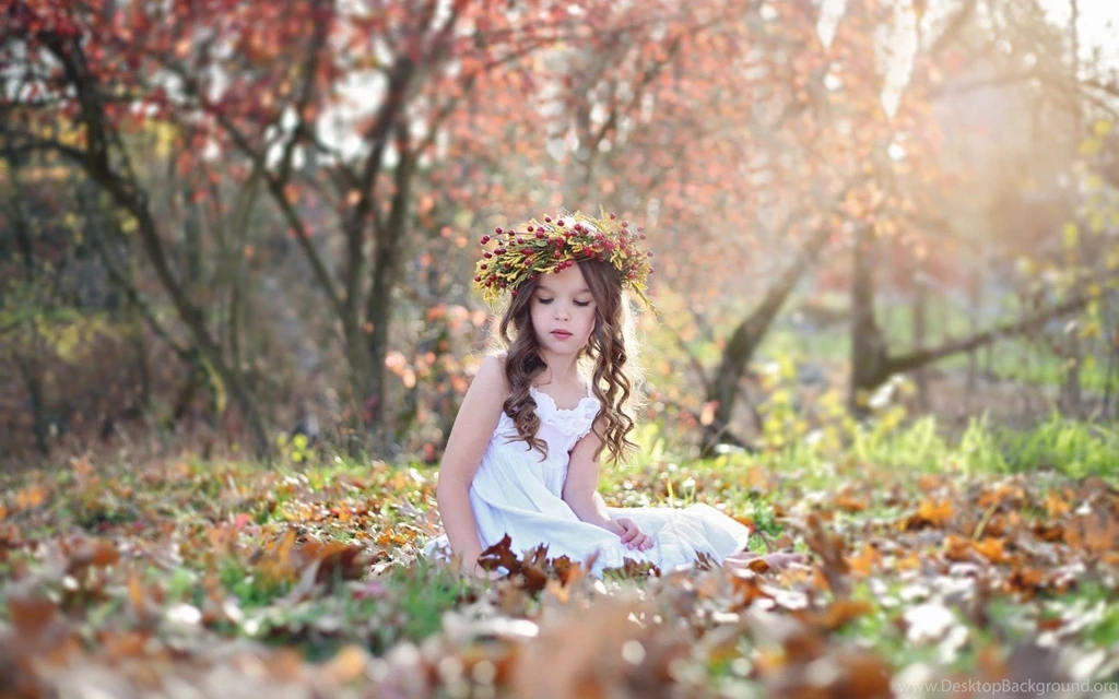 Lovely girl child autumn hd wallpapers Magic4Walls.com