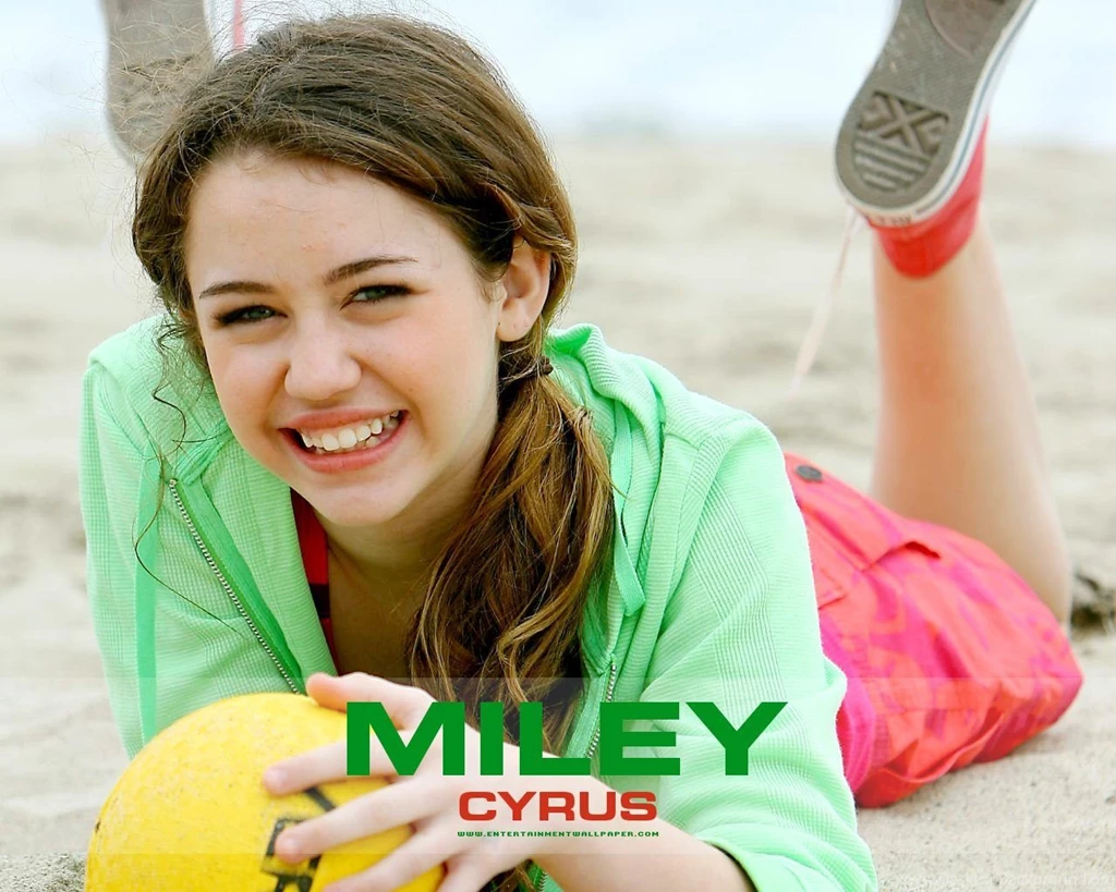 News And Entertainment: Miley Cyrus (Jan 05 2013 17:08:14)