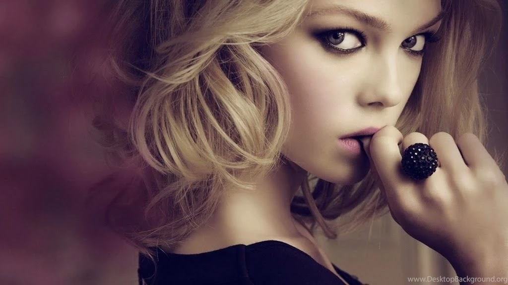 Cute girl 256113.jpg