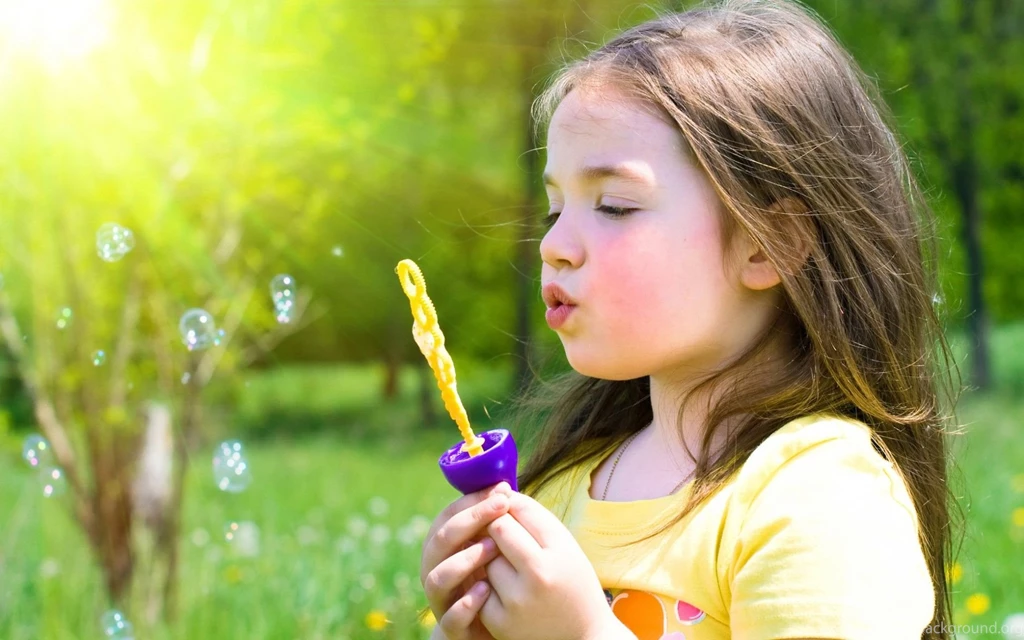 Download Cute Baby Girl Wallpaper.