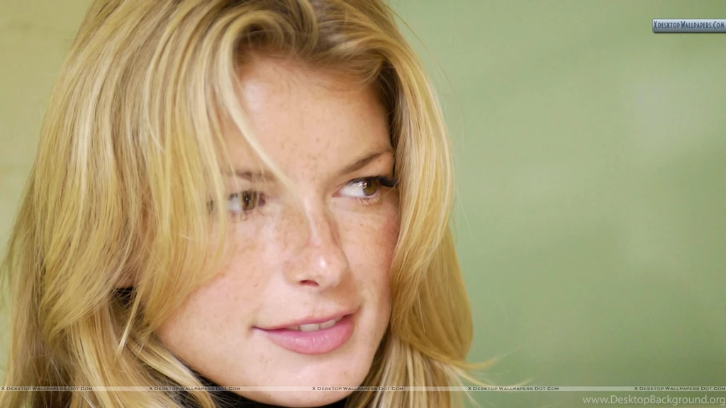Marisa Miller Side Pose Wallpapers