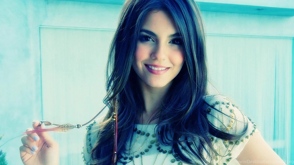Cute Mac HD Wallpapers Victoria Justice Smile Background 1920x1080.jpg