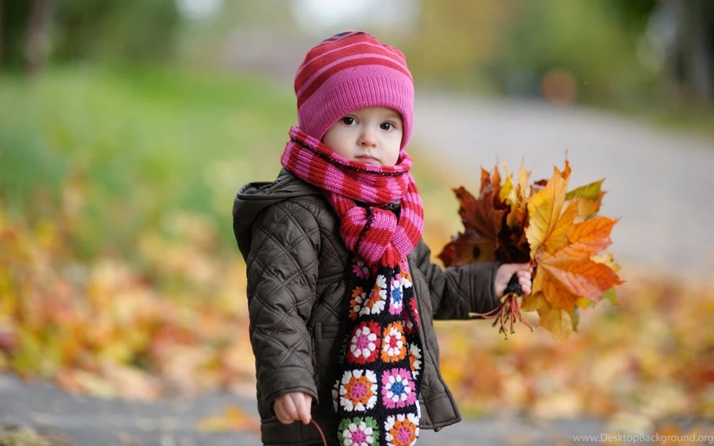 Cute Baby Girls Wallpapers HD Pictures