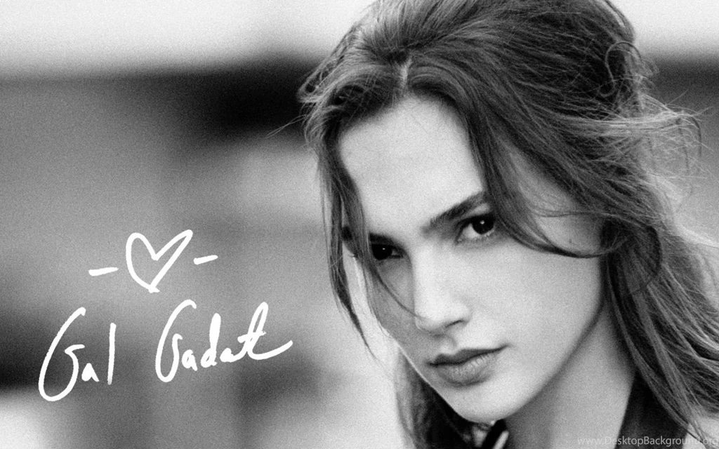 Gal Gadot Black and White Wallpapers Free.jpg