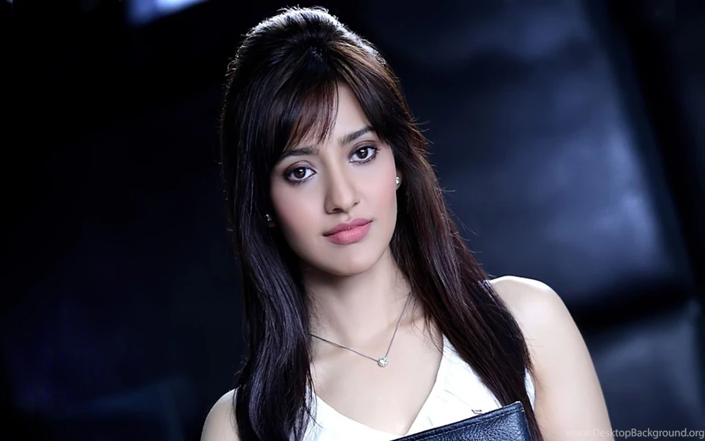 Neha Sharma shortday.in_.jpg