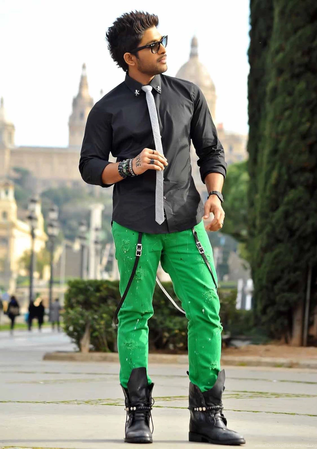 Allu Arjun In Black Shirt Hd Wallpapers
