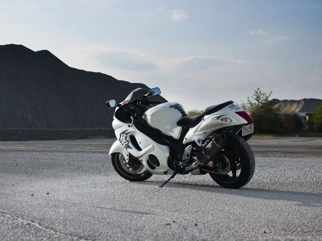 Suzuki Hayabusa GSX1300R 2015 HD Wallpapers