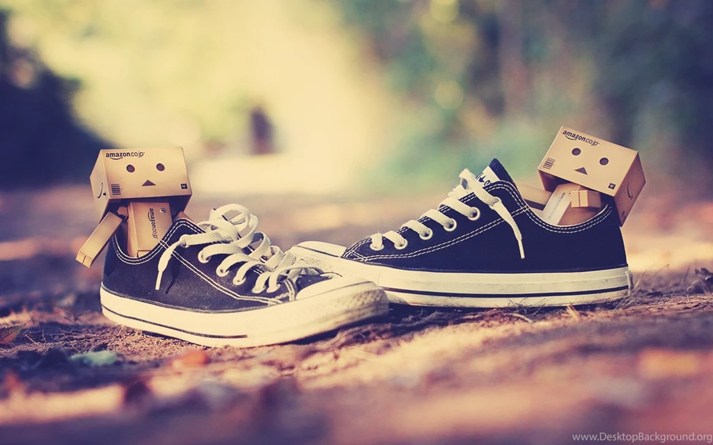 Danbo Love Couple Shoes HD Wallpaper.jpg