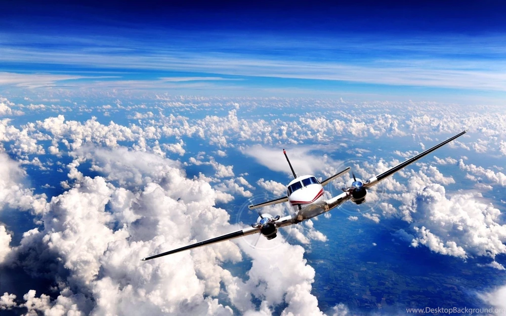 Airplane In Clouds Wallpapers   9625
