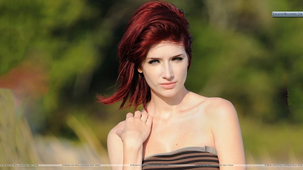 Susan Coffey Looking Front Photoshoot Wallpapers