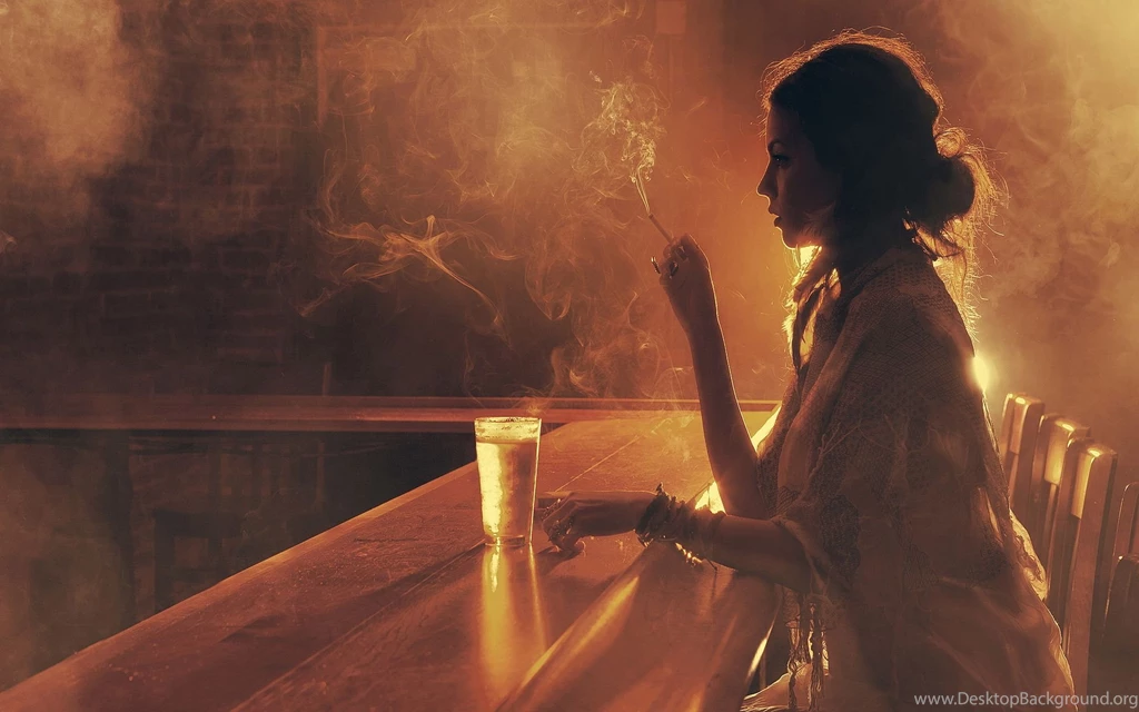 Woman Drink Bar Wallpapers