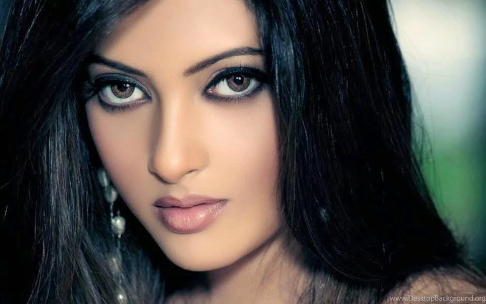 Download Indian Girl Wallpapers For Chrome