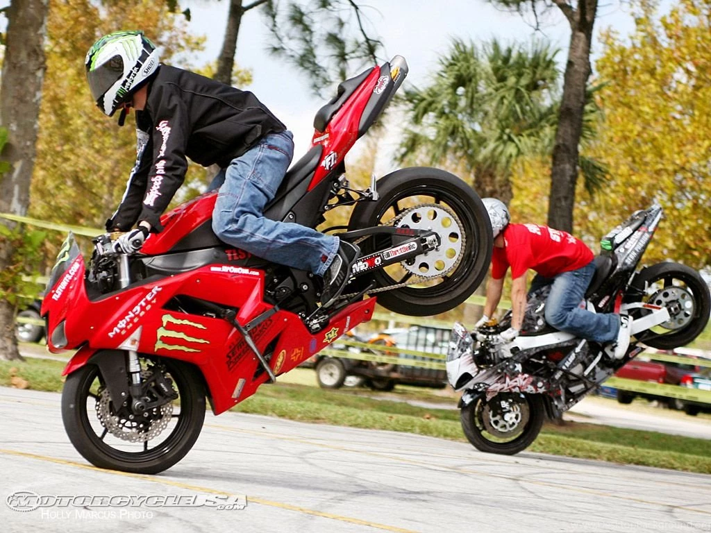 CARS AND BIKES STUNT AND WALLPAPERS