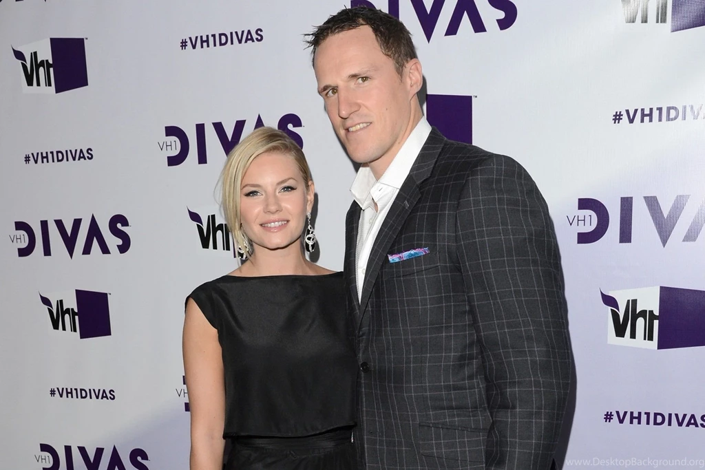 Ice Hockey Player Wayne Gretzky With Wife Janet Jones Famous ...