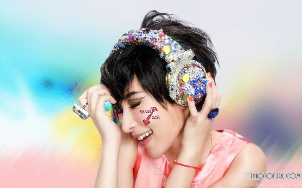 Abstract Girl Hair Face Creative Wallpapers