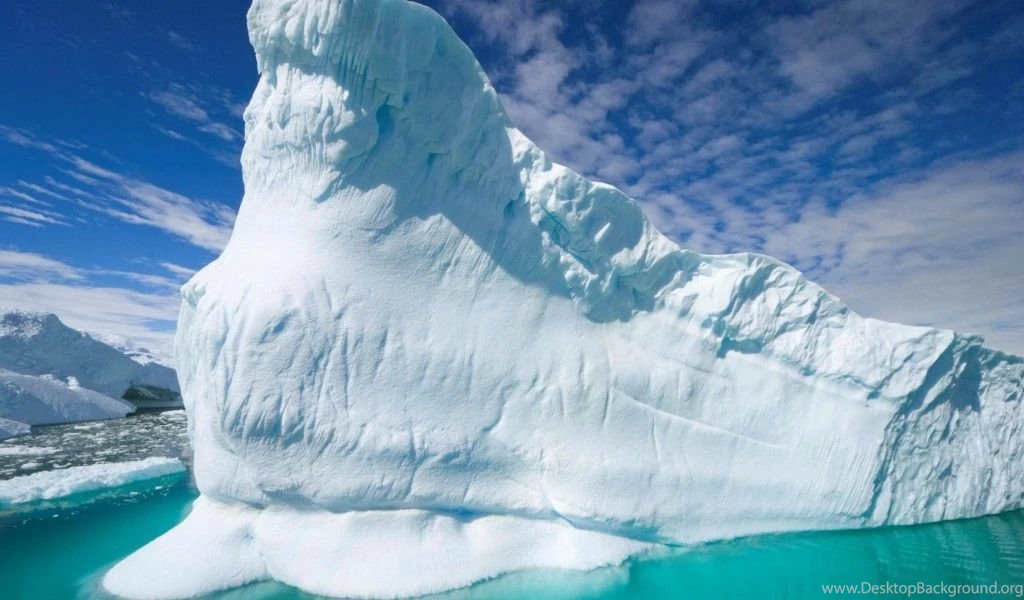 Huge Iceberg HD Landscape