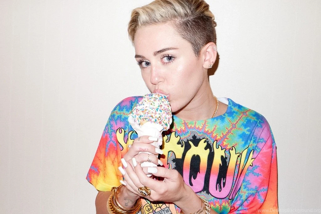 Miley Cyrus HD Photos
