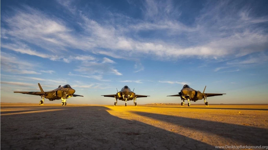 Martin F 35 Lightning II Three Airfield Wallpapers 1366x768 237524