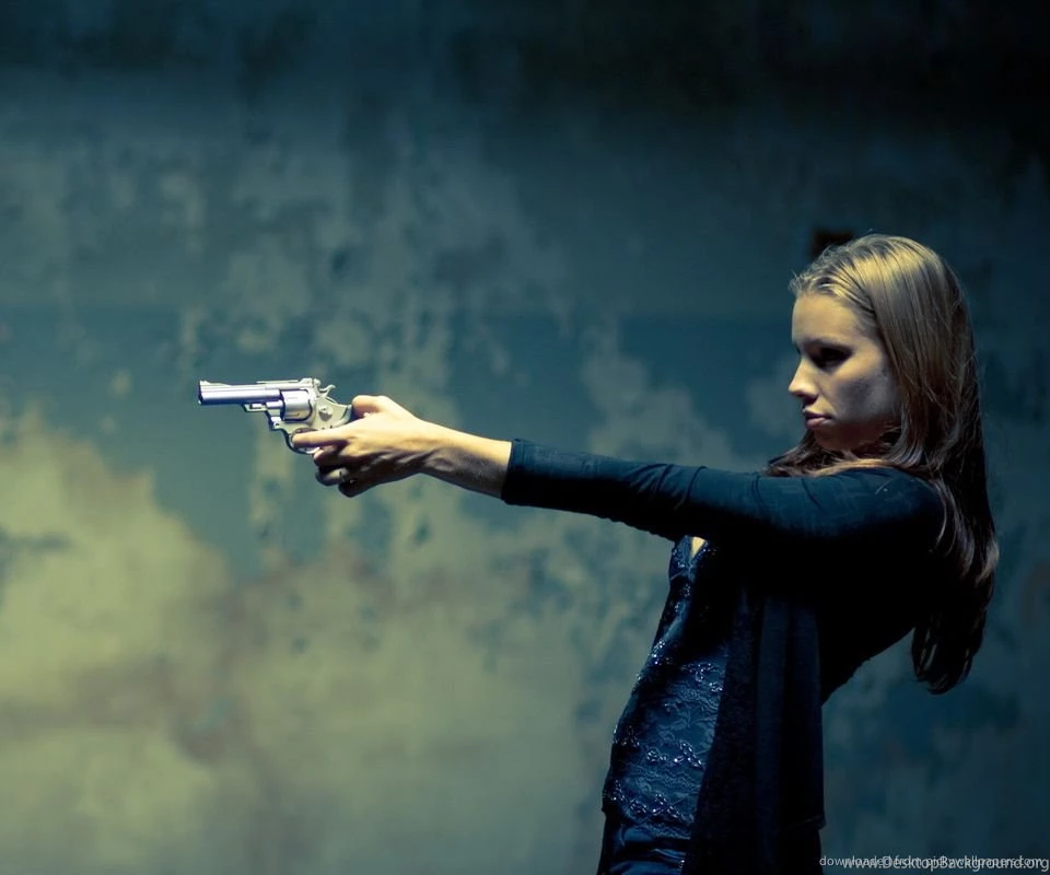 Download Girl With A Gun Wallpapers For HTC Thunderbolt