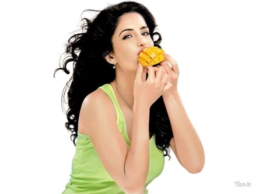 Katreena kaif noughty act hd wallpaper.jpg