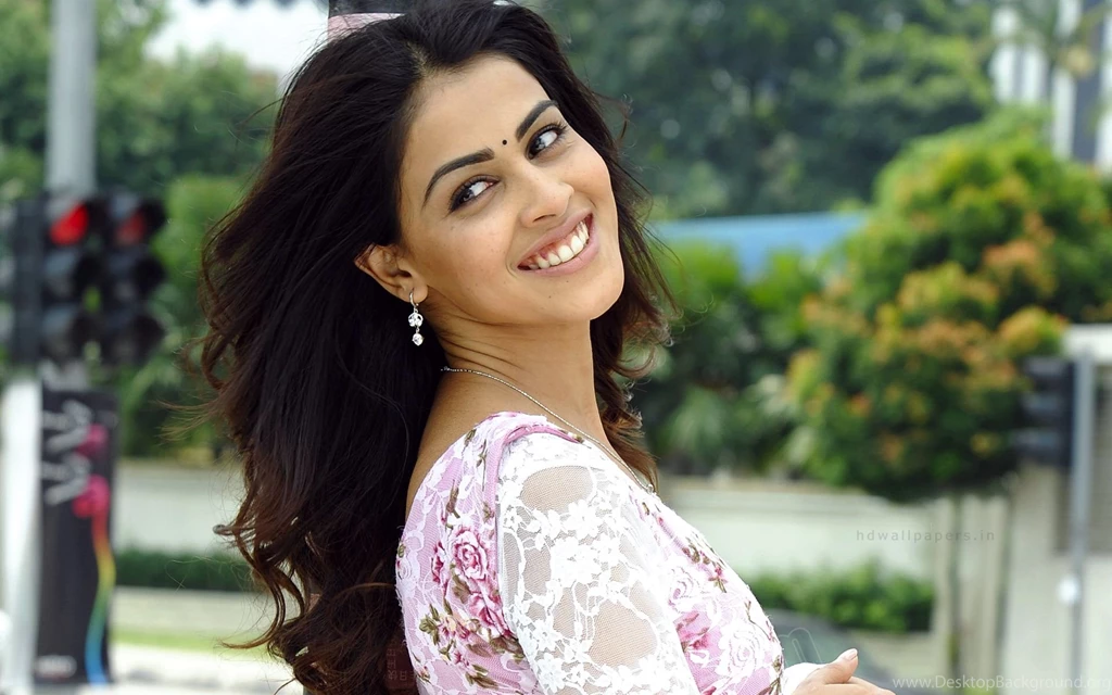 Indian Actress Genelia Wallpapers