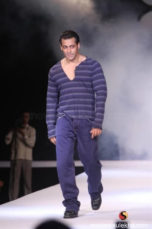 Bonddustbacphi: New Wallpapers Of Salman Khan