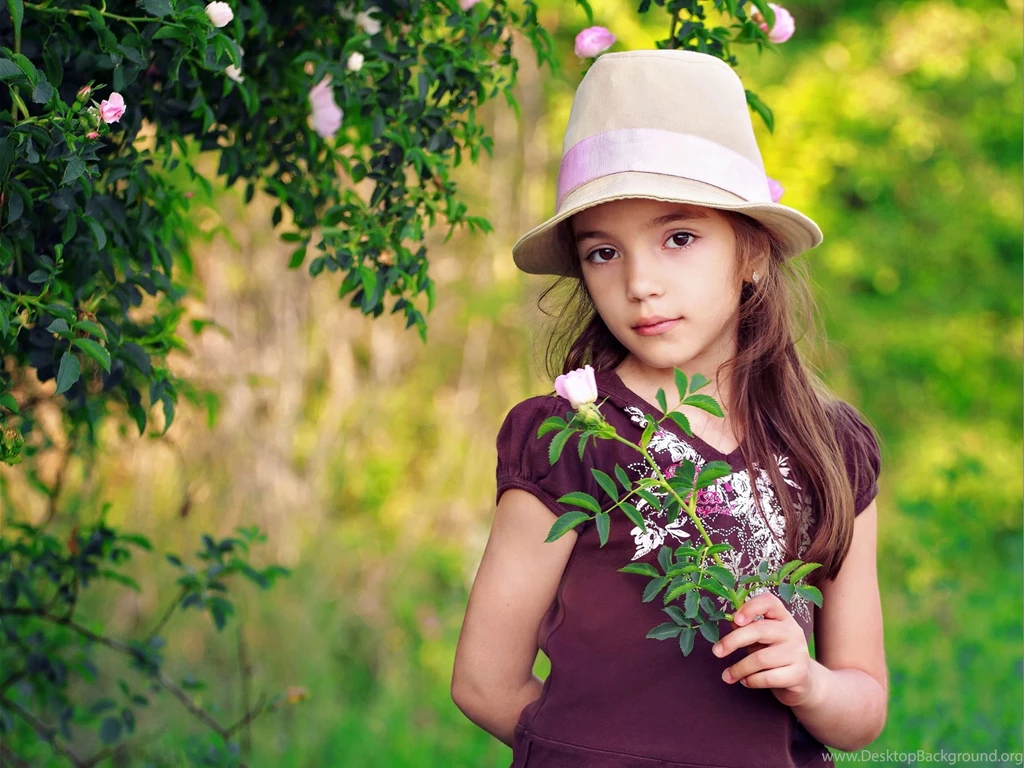 Cute Girl Wallpapers