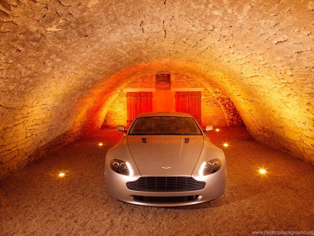 2007 Aston Martin V8 Vantage   Cavern Front Red Light   1280x960 ...
