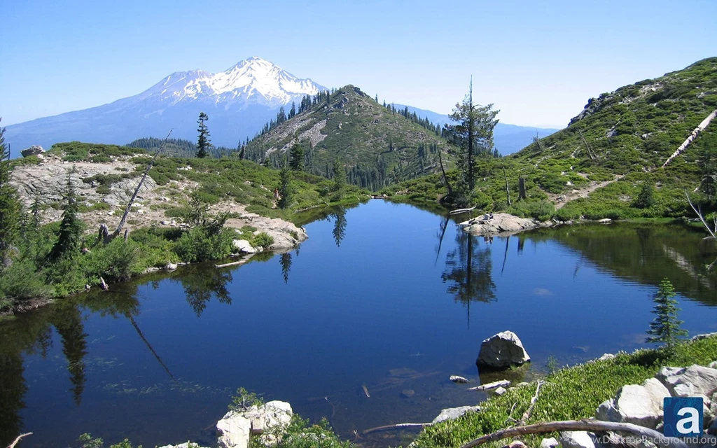 Adventure Journal – Wallpapers Wednesday: Mt. Shasta, California