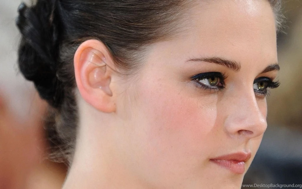 Kristen Stewart Hd Wallpaper Showbizcorner