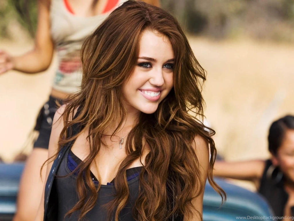 Miley Cyrus Party In The USA Wallpapers