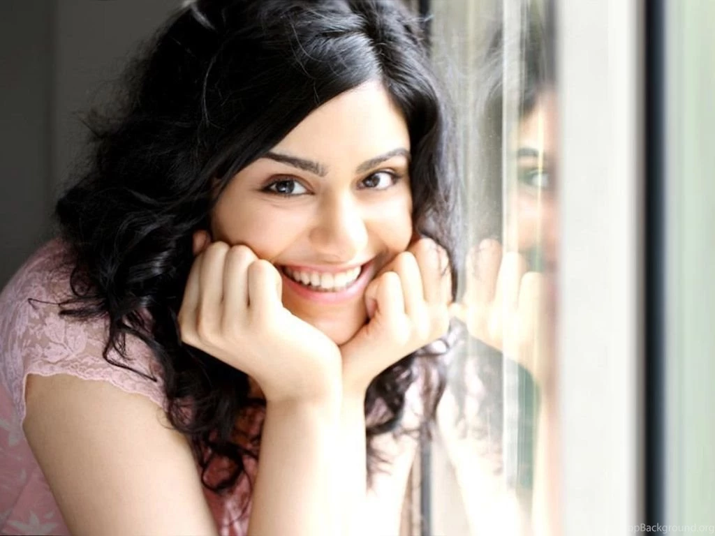 Beautiful Girl Wallpaper Download Free.jpg
