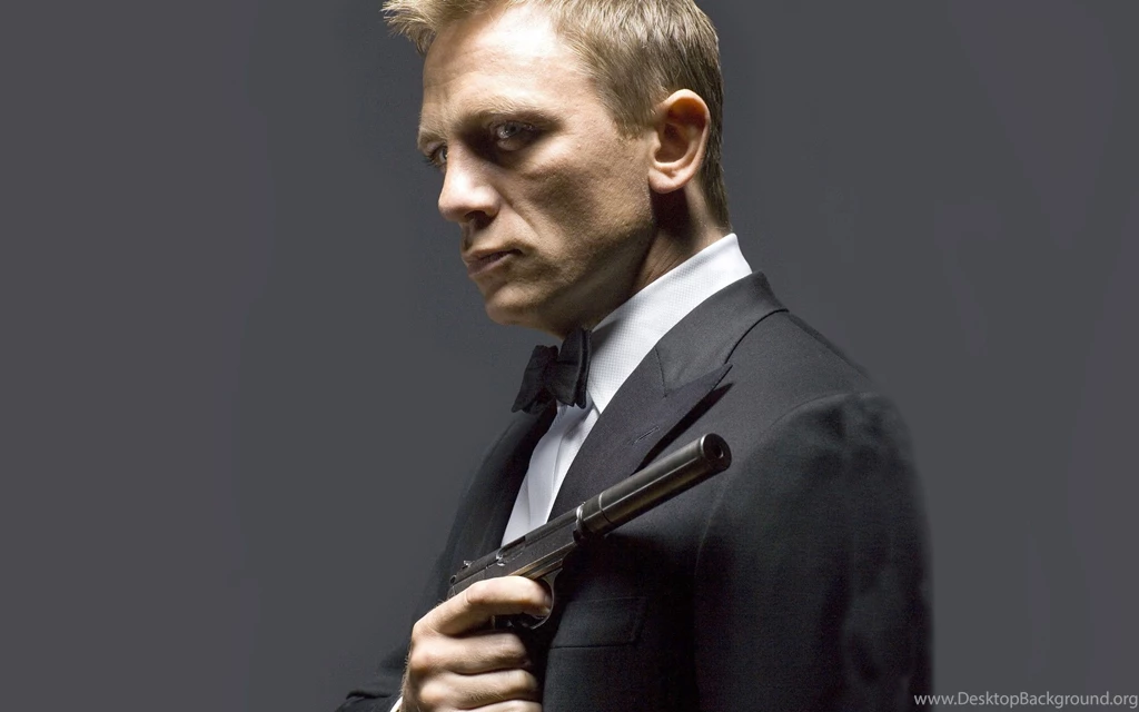 Daniel Craig Wallpapers Free Download HD Hollywood Celebrities Images
