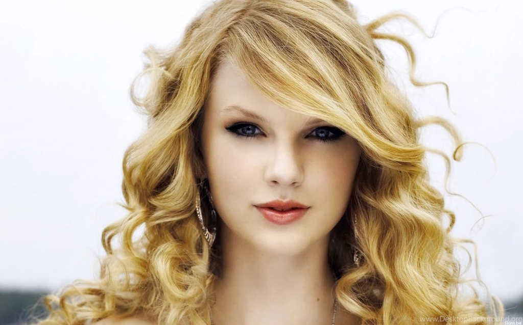 Taylor Swift New Cute, Sexy & Hot Bikini HD Wallpapers