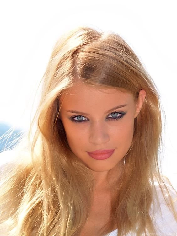 Xenia Tchoumitcheva Hqimages HD Images