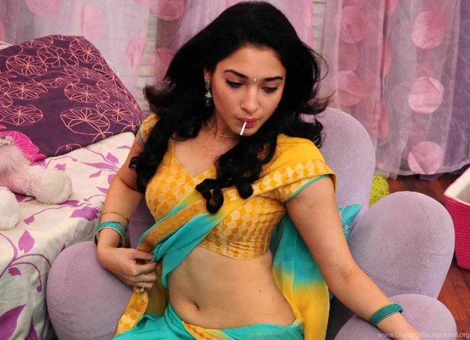 Tamanna Cute Photos In Saree