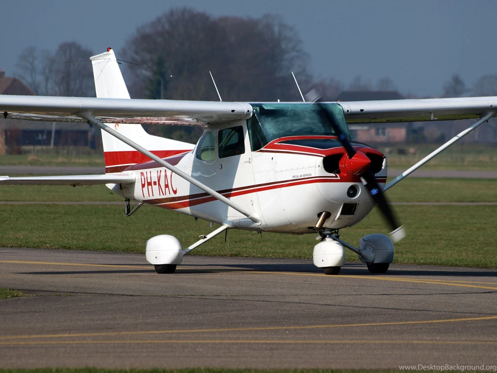 File:Cessna 172 PH KAC At Teuge 07March2009.jpg Wikimedia Commons