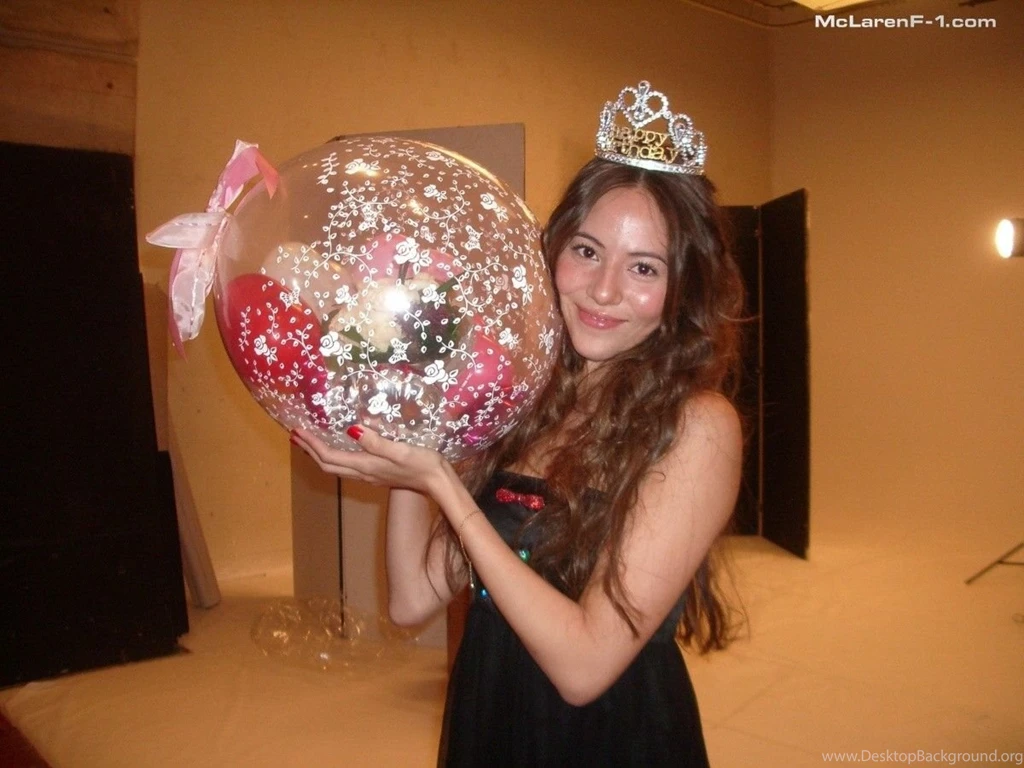 Download Women Birthdays Wallpapers 1200x900