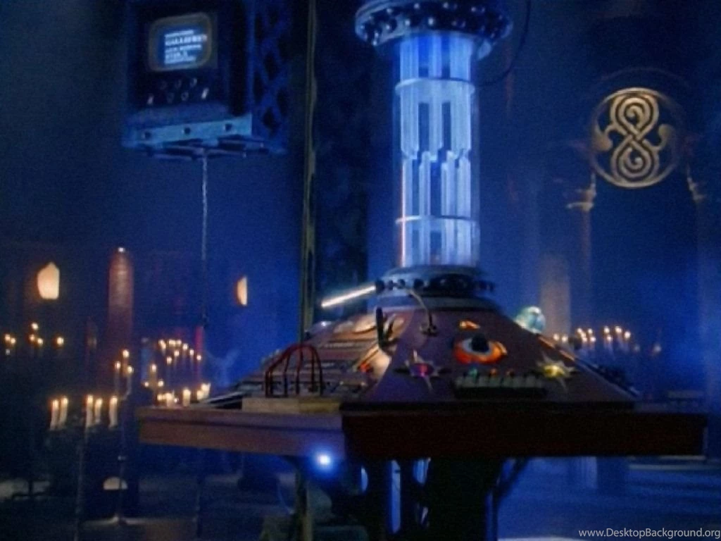 Dr Who: Half A Dozen TARDIS Wallpapers