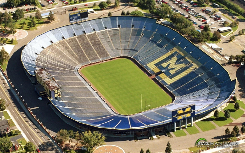 MICHIGAN WOLVERINES College Football Wallpapers