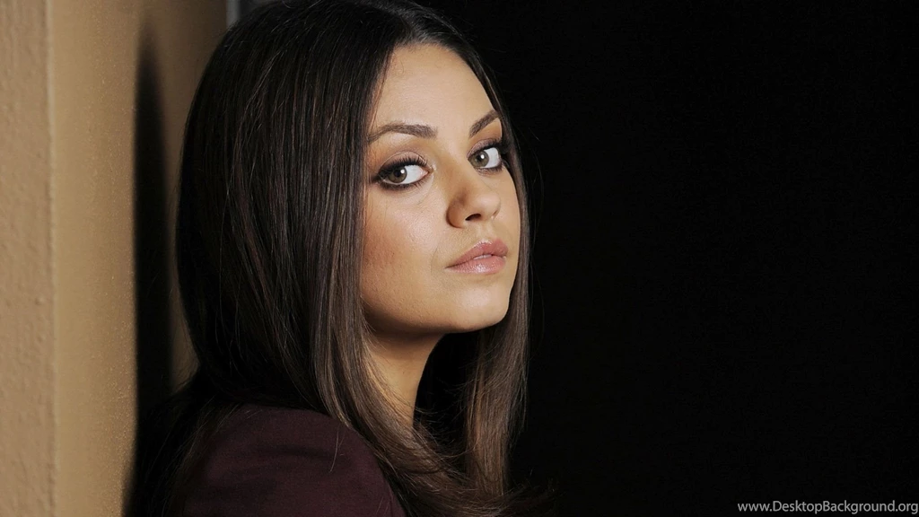 Mila Kunis Wallpapers