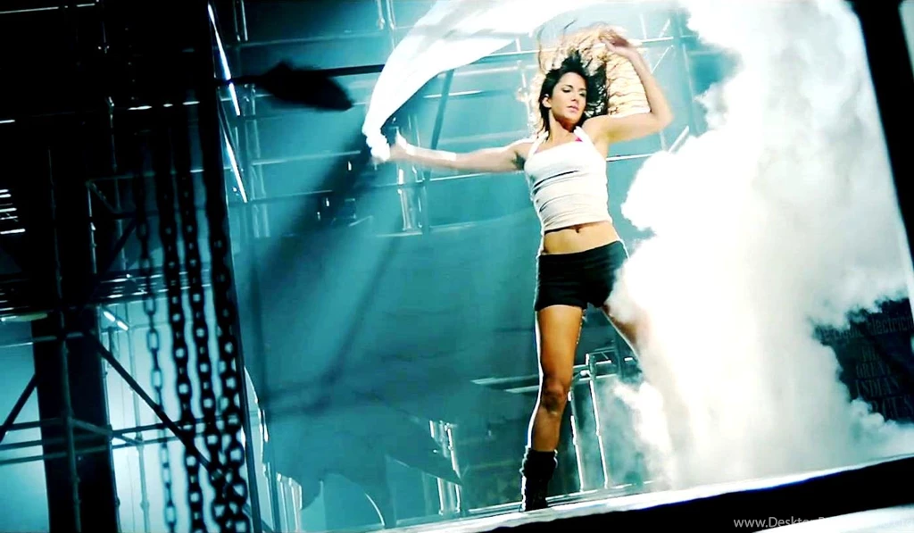 Katrina Kaif In Dhoom 3 Movie Images Apnatimepass.com