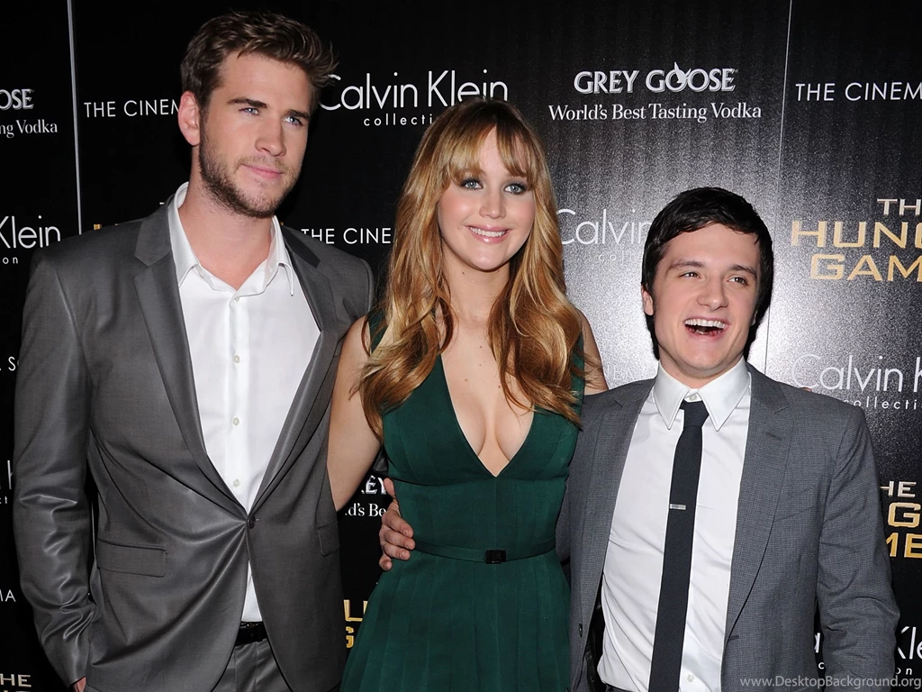 Jennifer Lawrence in New York at Hunger Games Screening 011.jpg