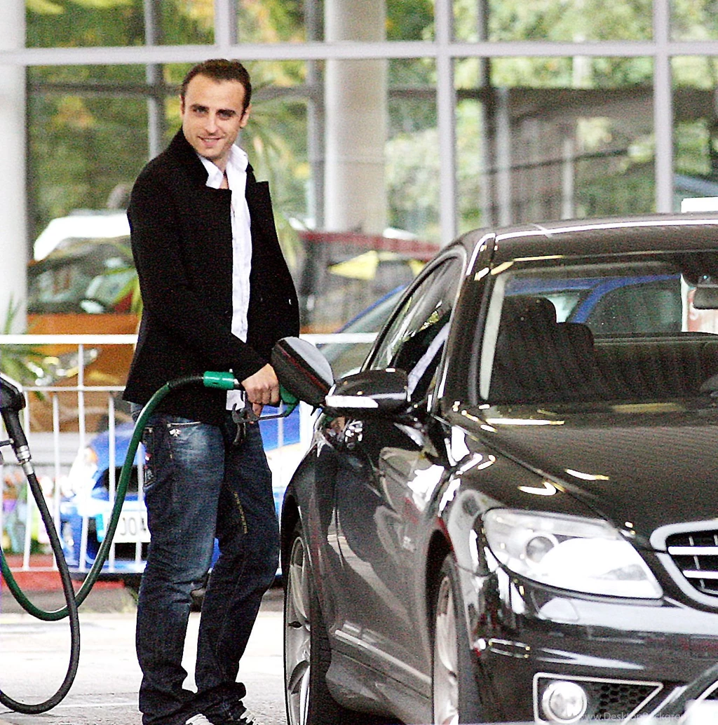 Top Footballer Wallpaper: Dimitar Berbatov Hair And Fashion Style ...
