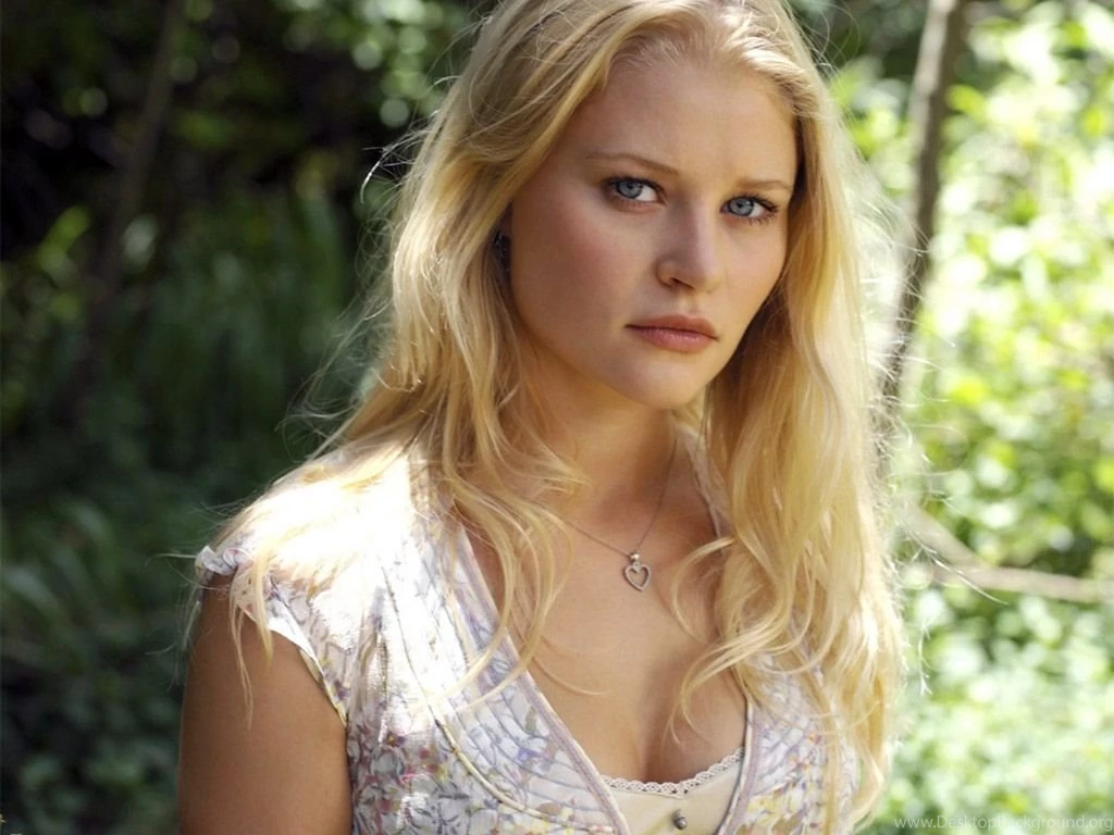 Wallpapers Cleavage With And Emilie De Ravin 1024x768