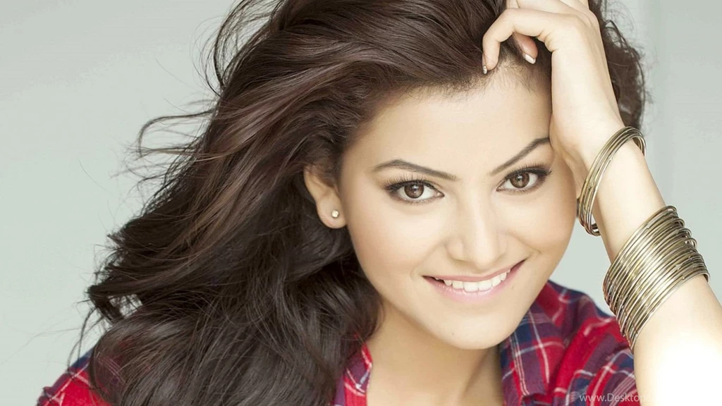 Download Wallpapers 1366x768 Urvashi Rautela, Bollywood, Actress ...