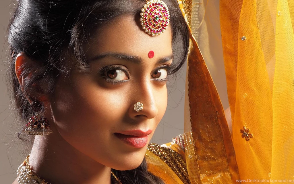 Shriya Saran Bollywood Wallpapers